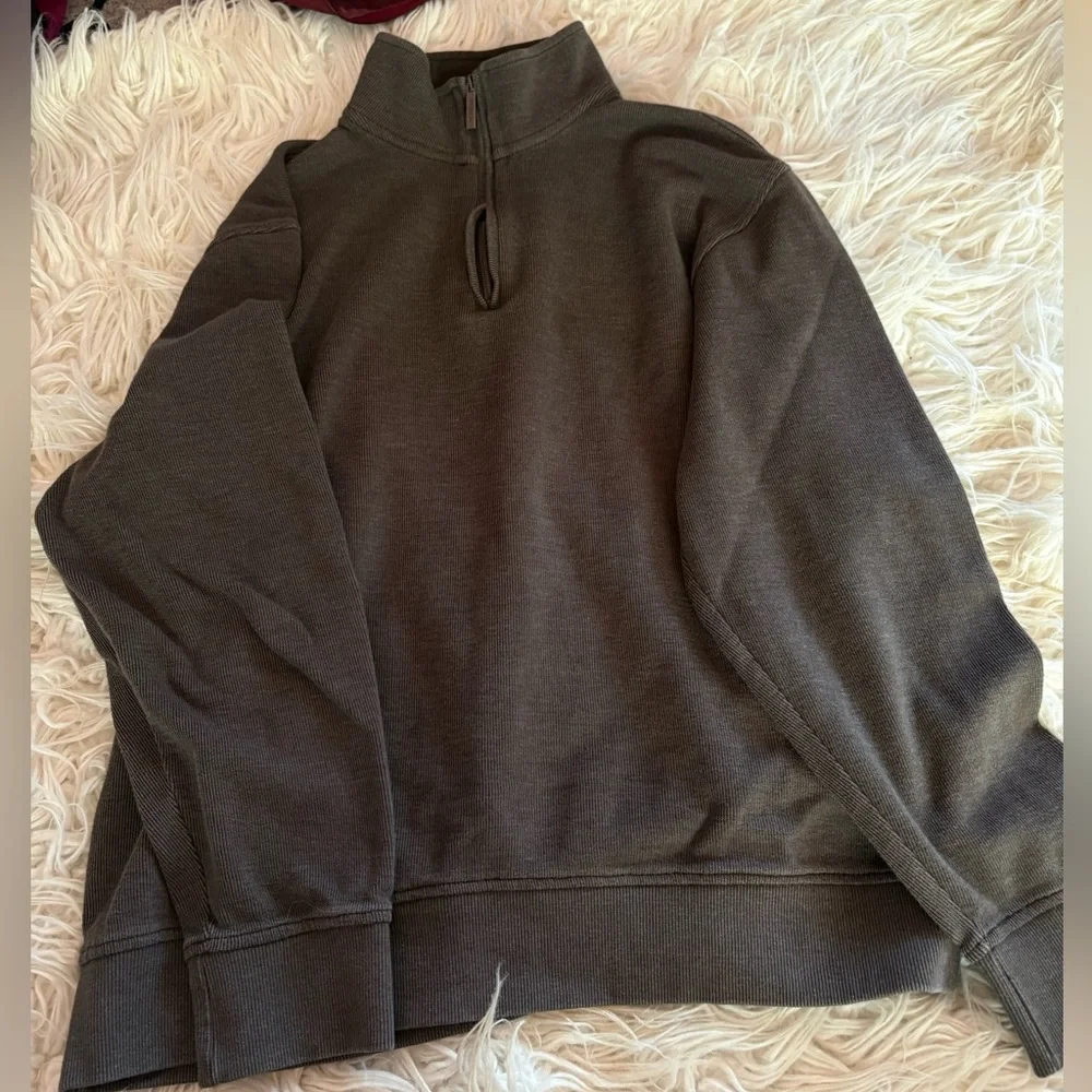Van Heusen Gray Quarter Zip Pullover Sweatshirt Size L